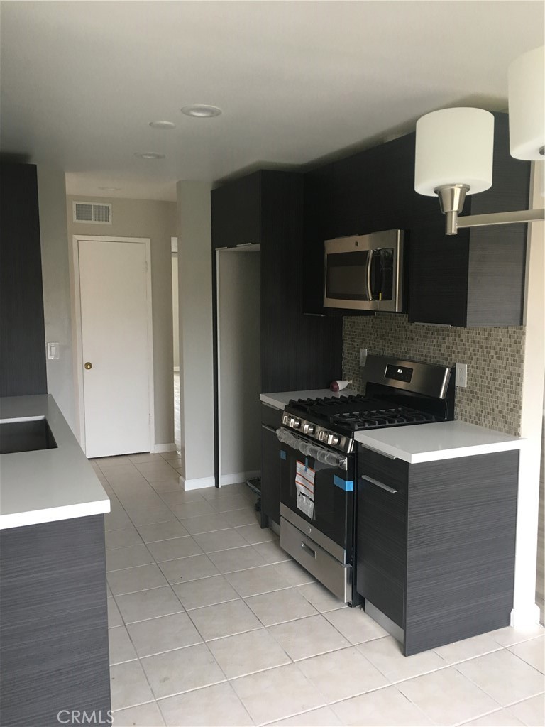 700 W La Veta Avenue G8