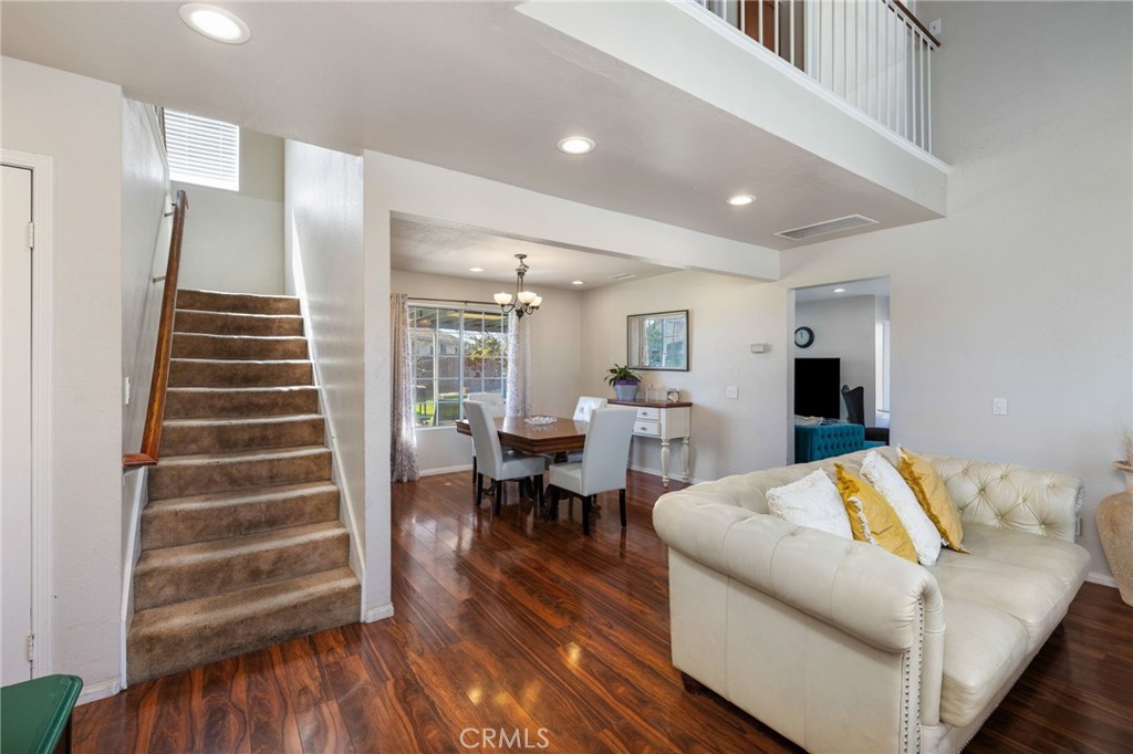 821 E Etiwanda