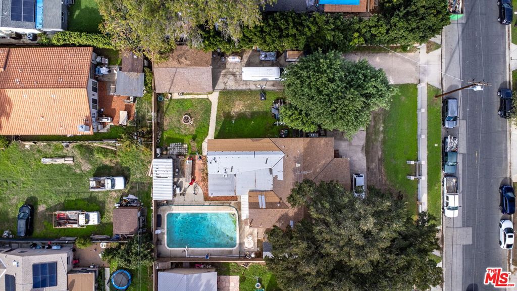 7231 Vanalden Avenue