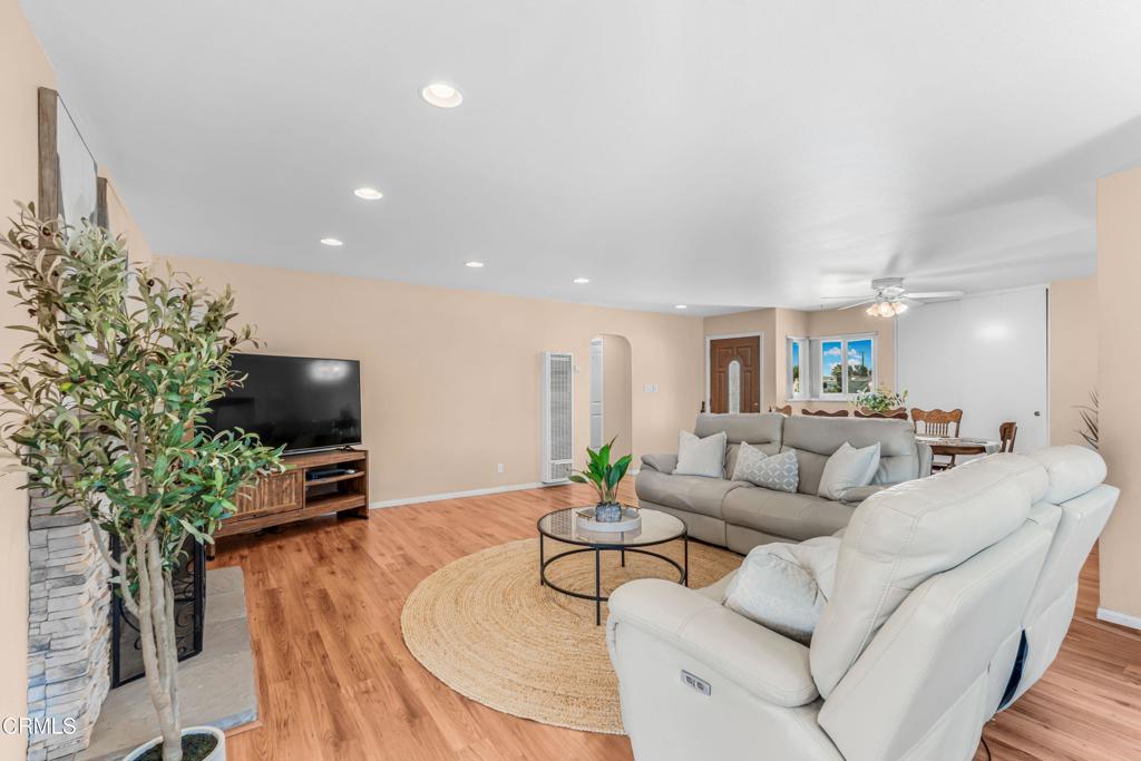 3287 Curt Drive
