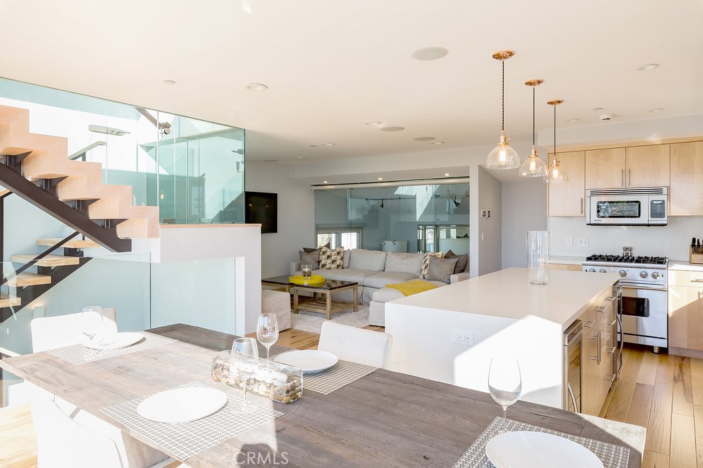 814 Monterey Boulevard