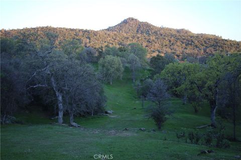 Photo of 18 Unassigned Usona Rd., Mariposa, CA 95338 (MLS # MP26047713)