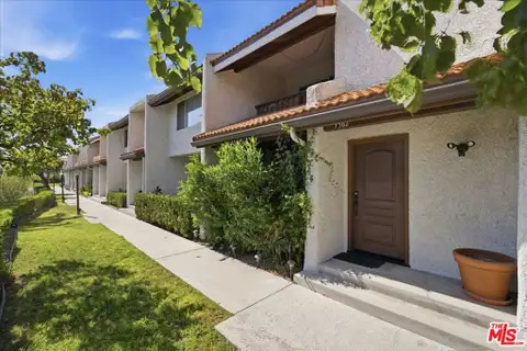 MLS: 26869493