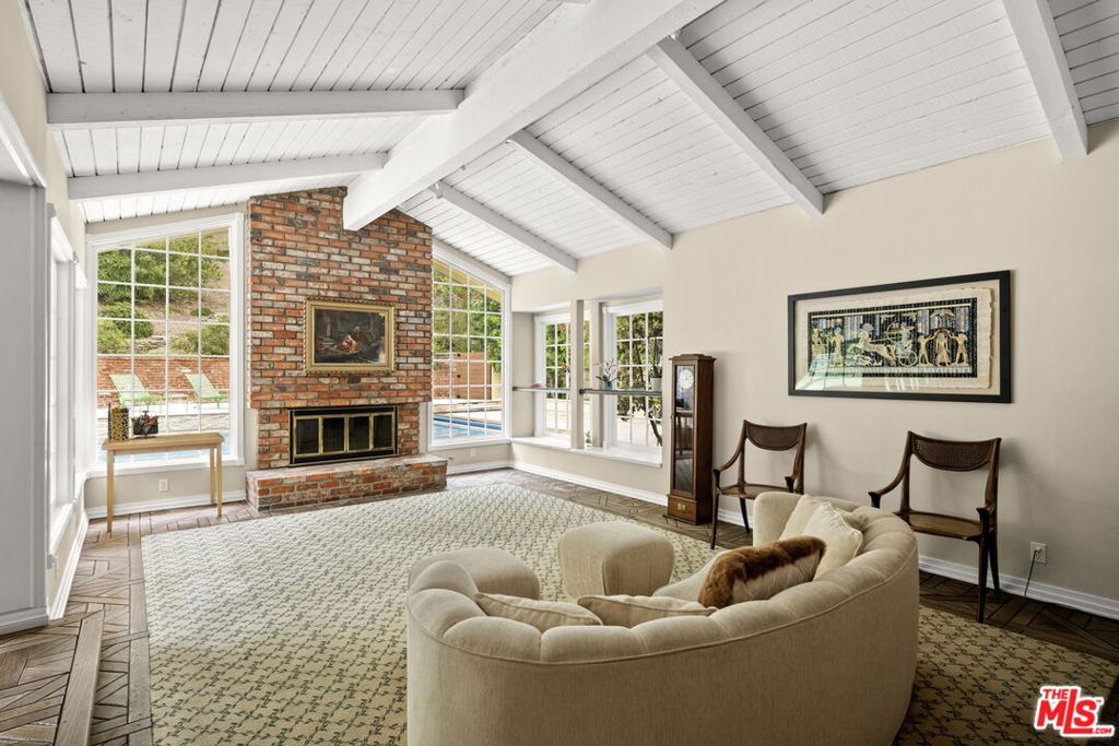 2528 La Condesa Drive