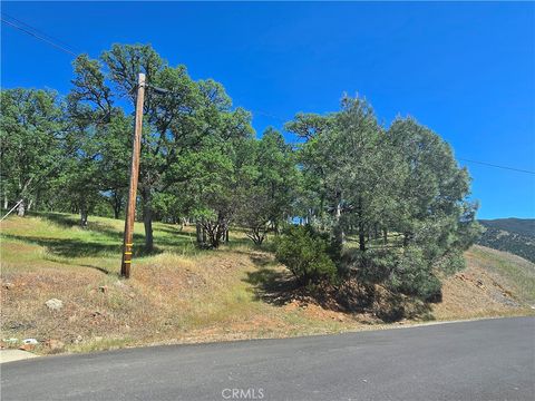Photo of 3128 Wolf Creek Rd Rd, Clearlake Oaks, CA 95423 (MLS # LC26082546)