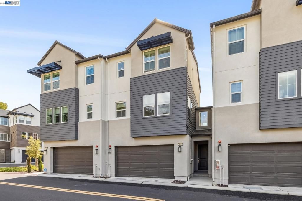 Photo of 28957 Ashwell Ave Ave, Hayward, CA 94544 (MLS # 41126995)