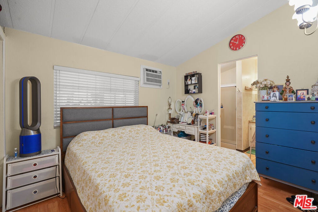 15717 Woodruff Avenue 36