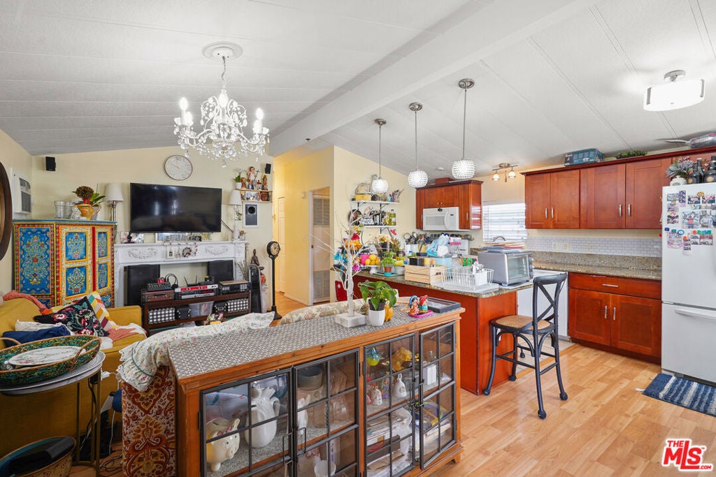15717 Woodruff Avenue 36
