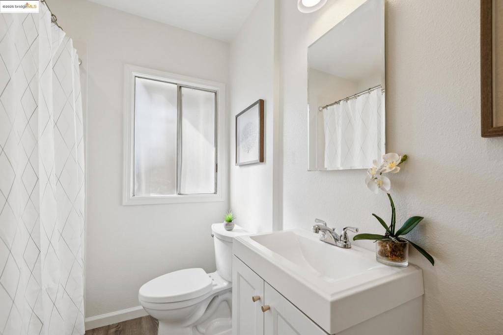 EL CERRITO - Residential