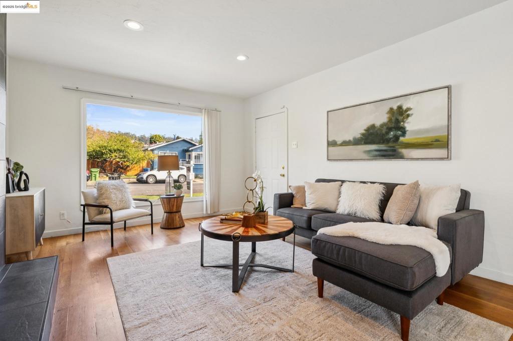 EL CERRITO - Residential