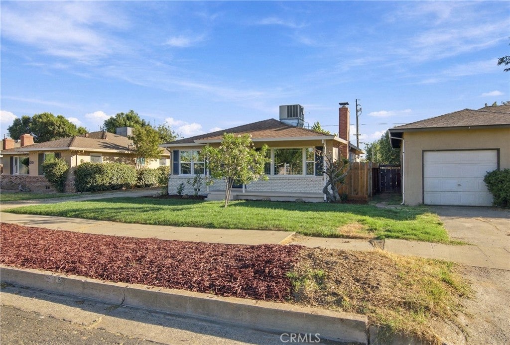 1438 W 19th