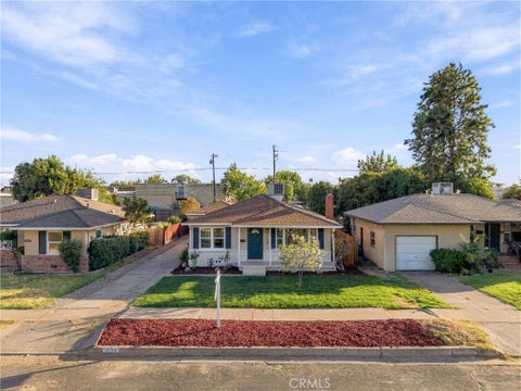 Photo of 1438 W 19th ST, Merced, CA 95340 (MLS # MC26201390)