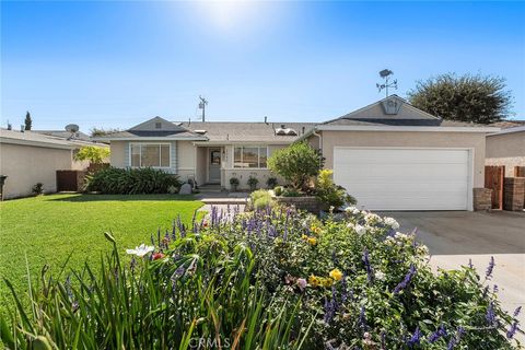 Photo of 2042 W Cherry Ave, Fullerton, CA 92833 (MLS # PW25248151) Photo of 2042 W Cherry Ave, Fullerton, CA 92833 (MLS # PW25248151)