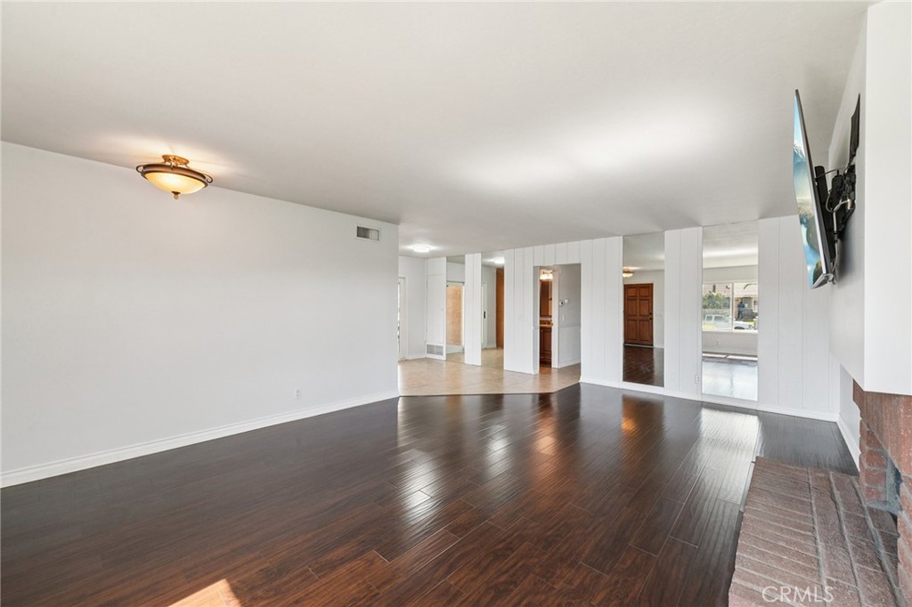 4710 Avenida Del Este
