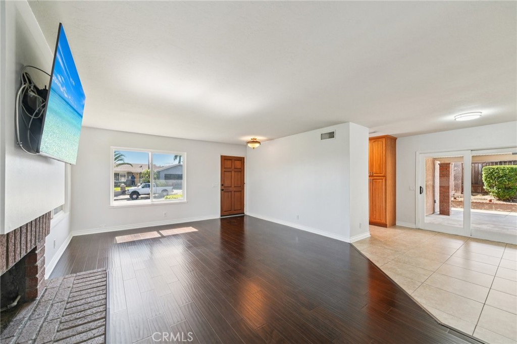 4710 Avenida Del Este