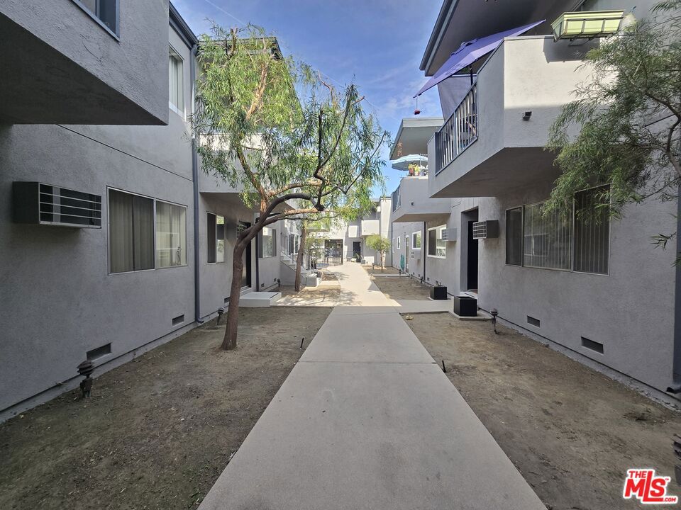 5720 Yolanda Avenue