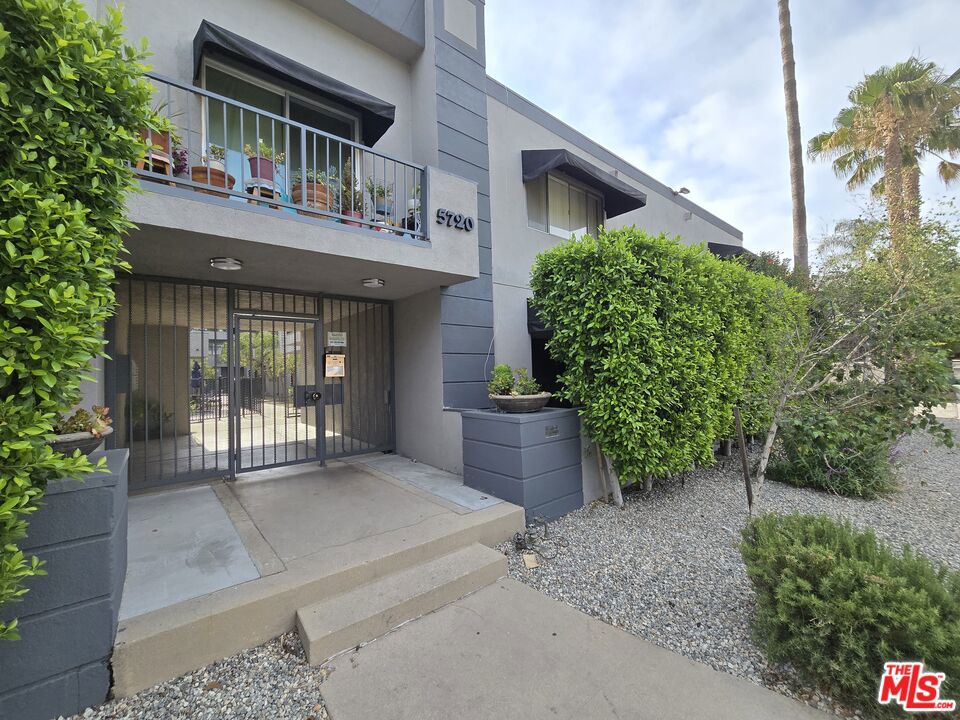 5720 Yolanda Avenue