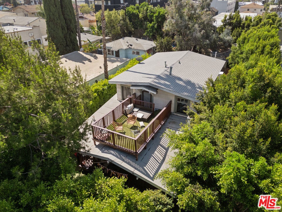 5742 La Mirada Avenue