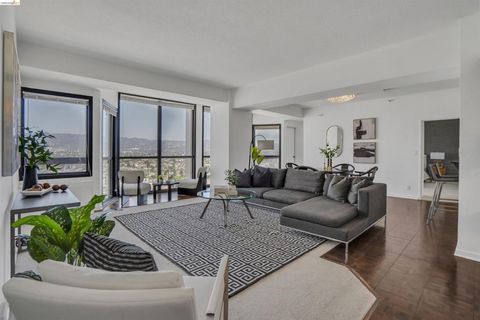 Photo of 6363 Christie Ave AVE #2925, Emeryville, CA 94608 (MLS # 41134263)