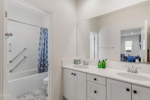 Tiny photo for 515 Alabama Street, Ventura, CA 93001 (MLS # V1-37721)