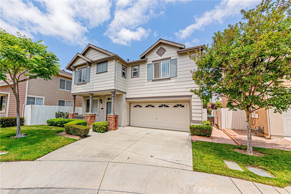 Welcome to 955 Blackberry Ln, Carson, CA – located in the highly desirable gated community of Dominguez Hills Village. This beautifully maintained home offers comfort, convenience, and style in one of Carson's most sought-after neighborhoods. Featuring a bright, open floor plan, the home has been freshly painted inside, creating a clean and modern canvas ready for your personal touch.
Enjoy spacious living and dining areas, generously sized bedrooms, and abundant natural light throughout. The kitchen boasts ample cabinetry and opens to the family room—ideal for entertaining and everyday living. The private backyard provides a perfect space for outdoor relaxation or gatherings.
Residents of Dominguez Hills Village enjoy access to top-tier community amenities including a clubhouse, pool, spa, parks, playgrounds, tennis courts, and walking trails—all within a secure, gated setting. Conveniently located near Cal State Dominguez Hills, Dignity Health Sports Park, freeways, shopping, and dining.
Don’t miss this opportunity to own in one of Carson’s premier communities!