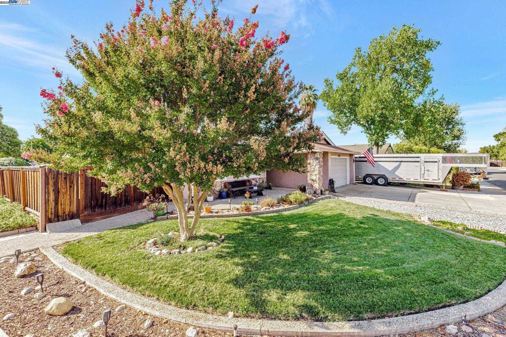 RANCHO ARROYO - Residential