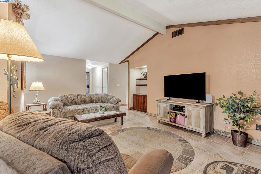 RANCHO ARROYO - Residential