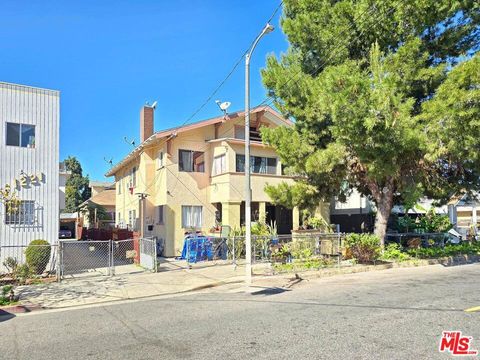 Photo of 1215 Fedora Street, Los Angeles, CA 90006 (MLS # 25554725)
