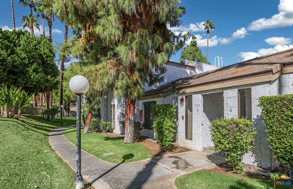 Palm Canyon Villas - Residential