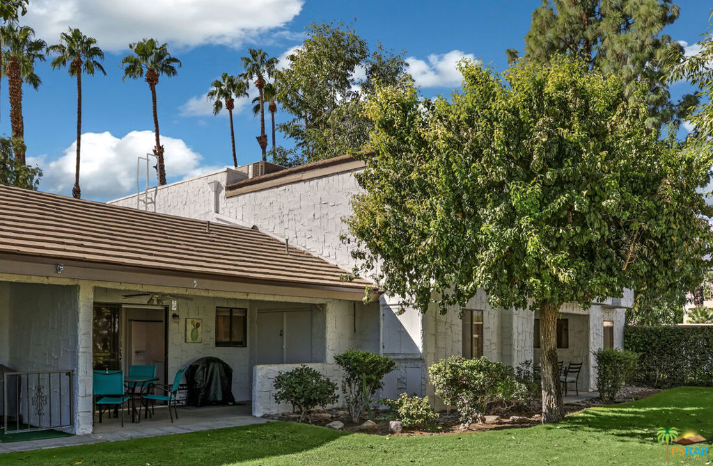 Palm Canyon Villas - Residential