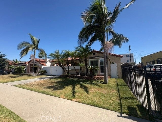 152 W 64th Street, Los Angeles CA 90003