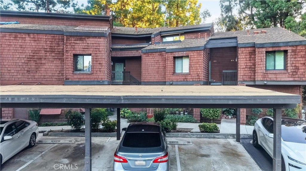 2716 Pine Creek