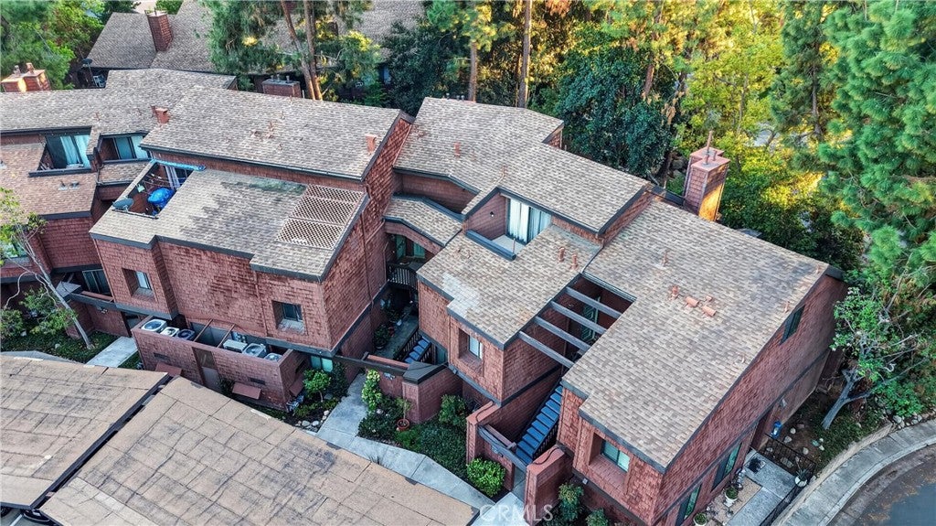 2716 Pine Creek
