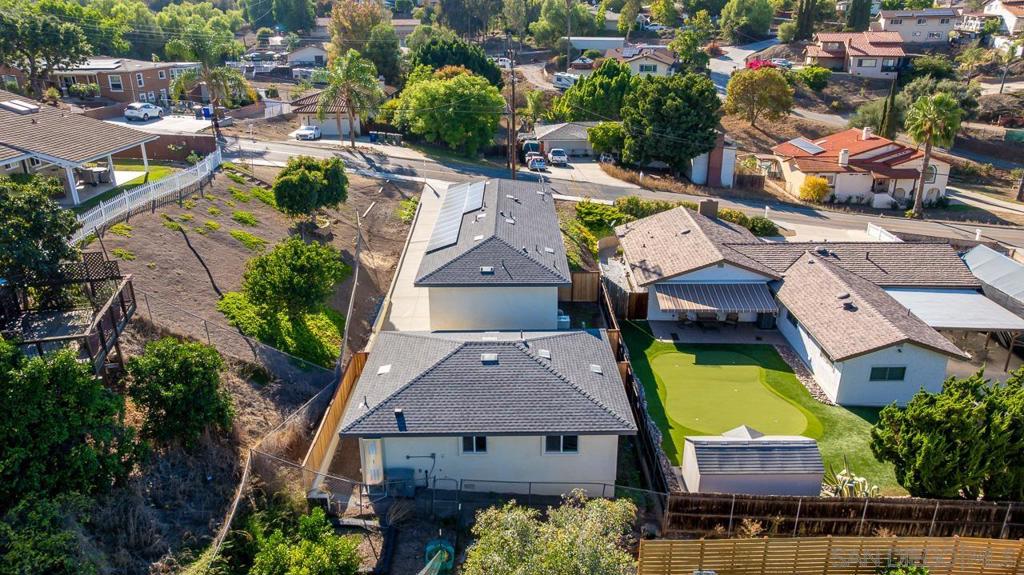 3335 37 S Barcelona St