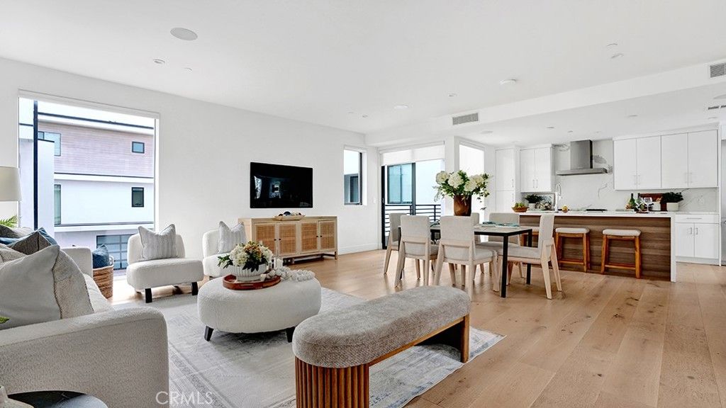 Photo of 741 1/2 N Gramercy Pl, Los Angeles, CA 90038 (MLS # NP26007132)