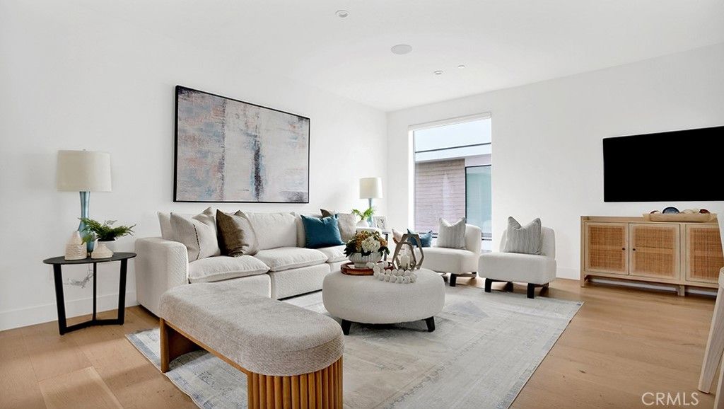 Photo of 741 1/2 N Gramercy Pl, Los Angeles, CA 90038 (MLS # NP26007132)