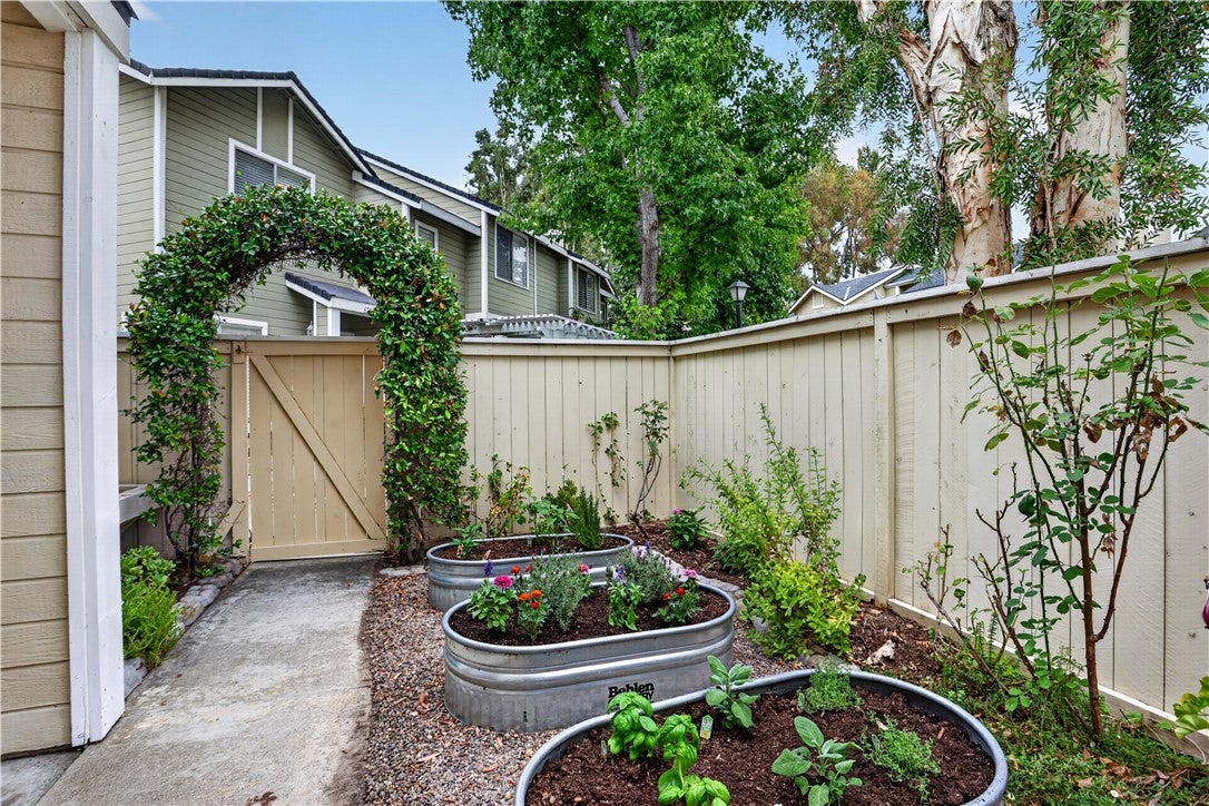 6211 Plymouth Court 114
