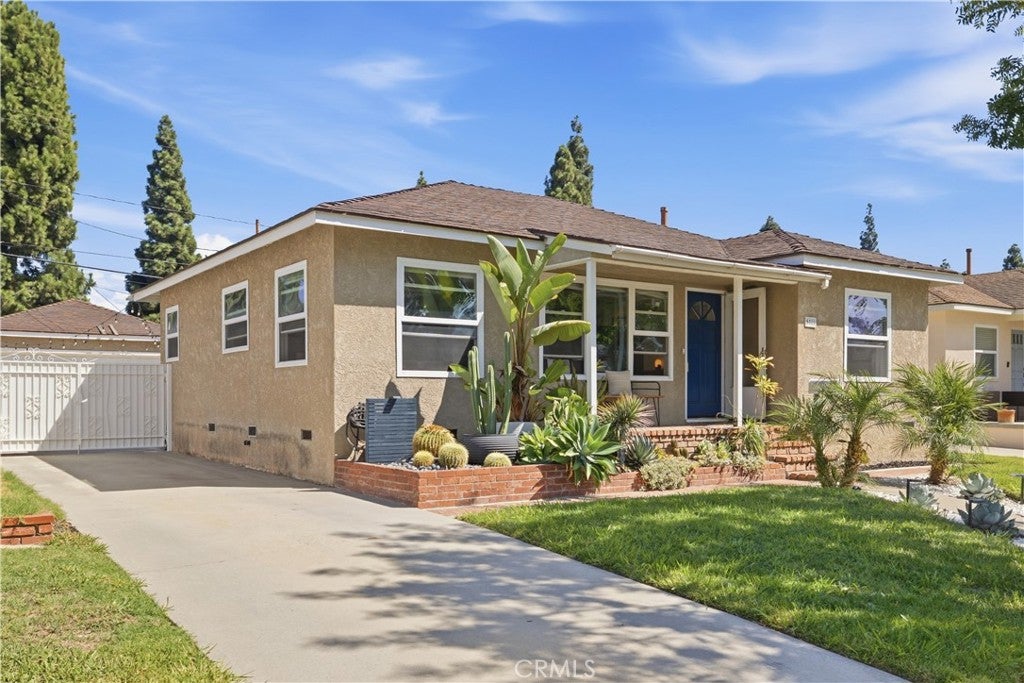 5528 Briercrest