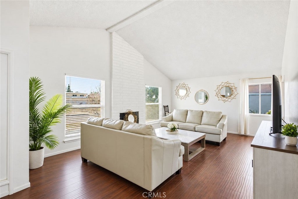 22574 Kentfield