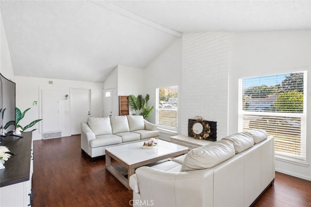 22574 Kentfield