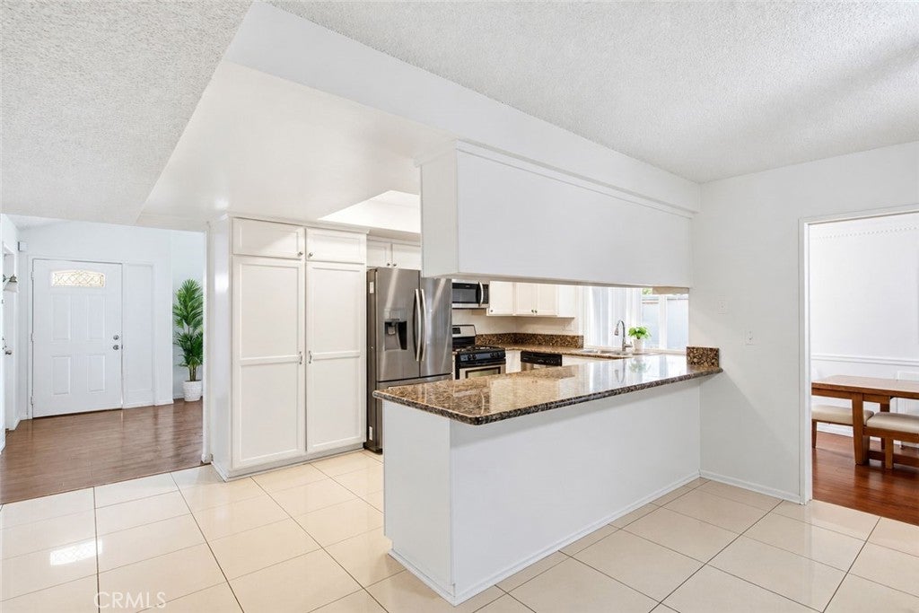 22574 Kentfield
