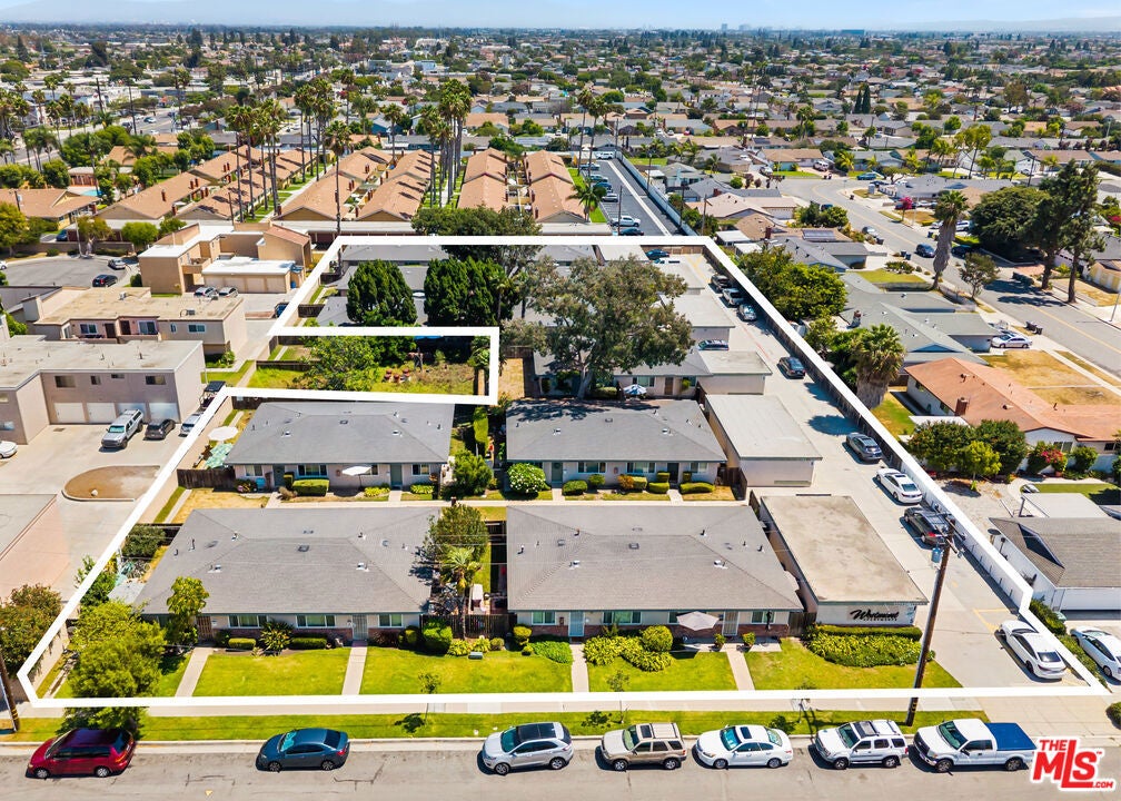 Photo of 17062 B Lane, Huntington Beach, CA 92647 (MLS # 26988213)