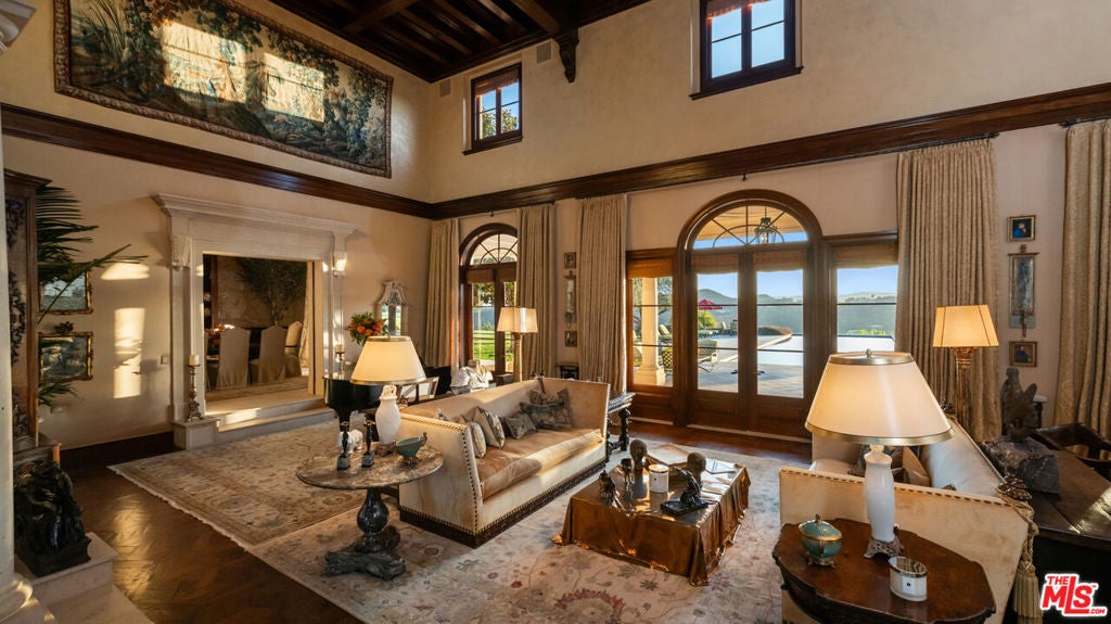10 Beverly Ridge Terrace