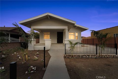 Photo of 1043 W 95th Street, Los Angeles, CA 90044 (MLS # PW26058242)