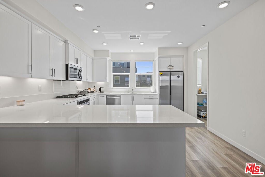 27109 Valley Oak Place