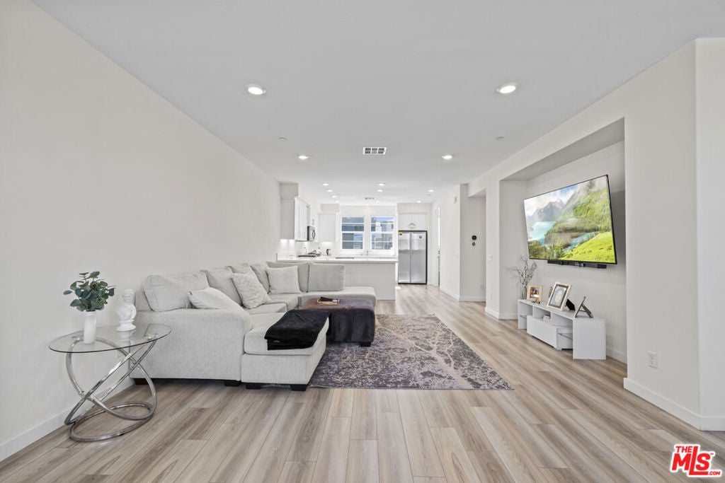 27109 Valley Oak Place