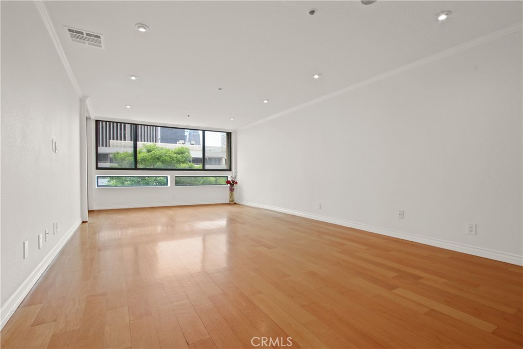 121 S Hope Street 318