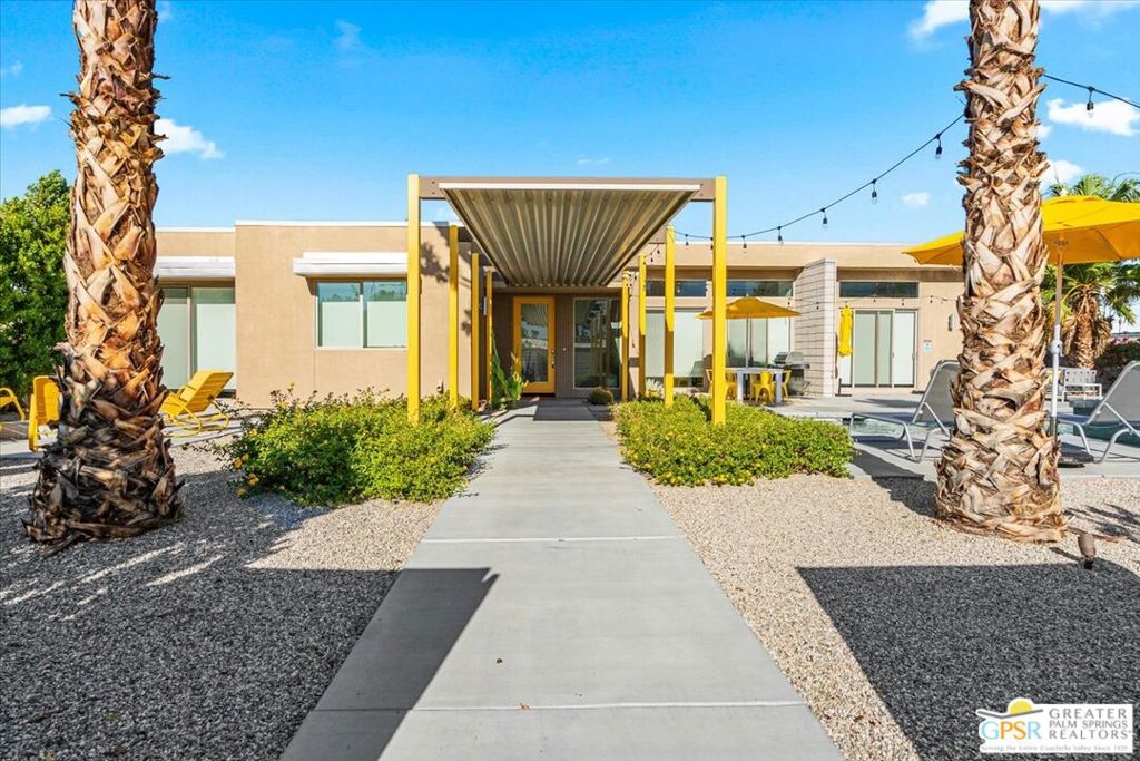 3006 N Avenida Caballeros