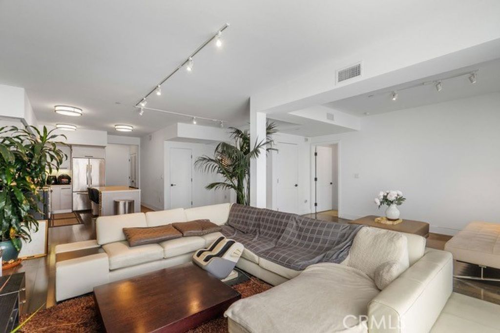 Photo of 1817 Prosser Avenue #503, Los Angeles, CA 90025 (MLS # SB25160383)