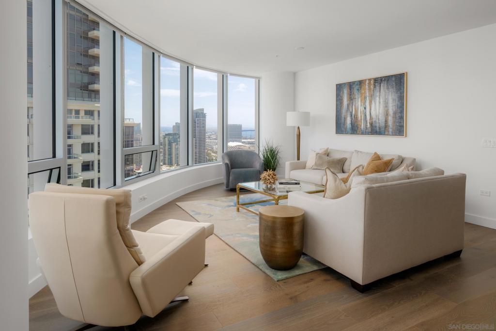 888 W E Street 3105